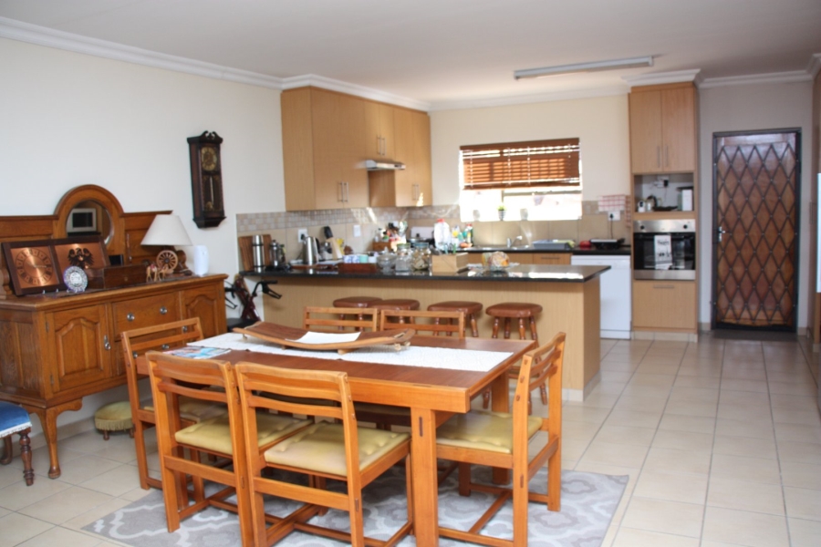 2 Bedroom Property for Sale in Langenhovenpark Free State